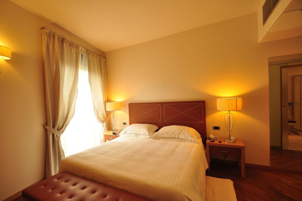 Hotel Cristallo Giulianova Camera foto
