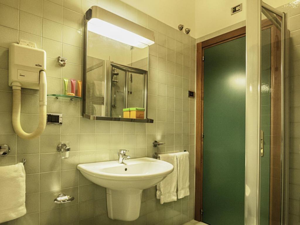 Hotel Cristallo Giulianova Esterno foto