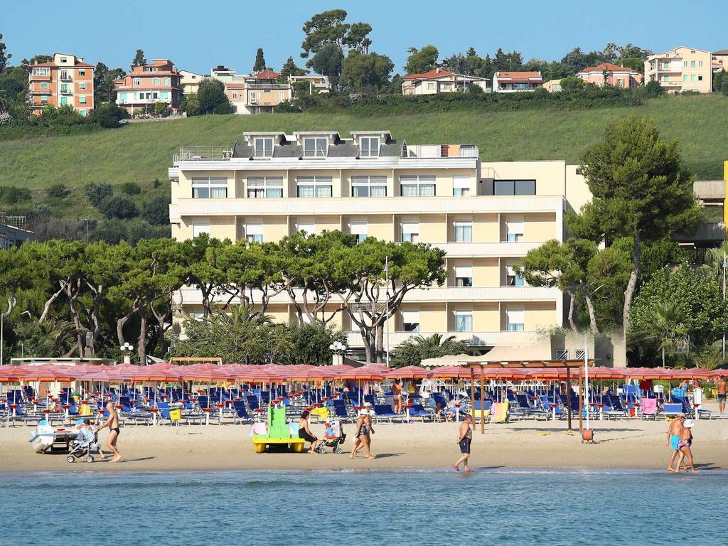 Hotel Cristallo Giulianova Esterno foto
