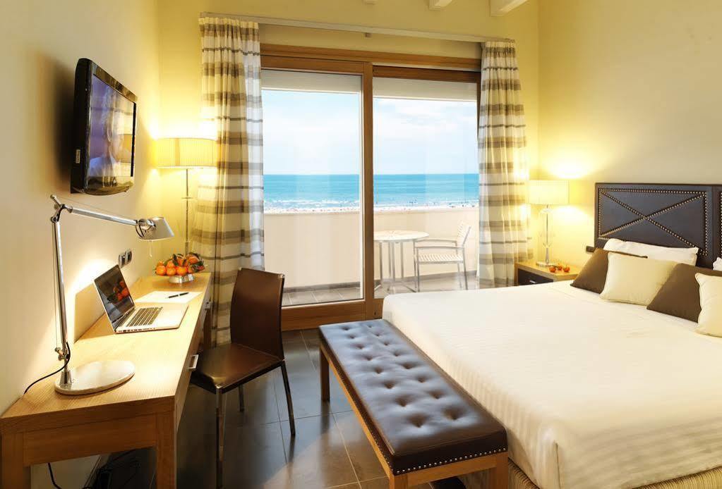 Hotel Cristallo Giulianova Esterno foto